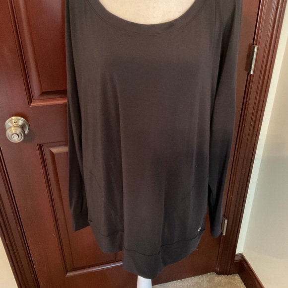 GapFit Breathe Athletic Tee. Sz. LargeTall - Picture 4 of 5